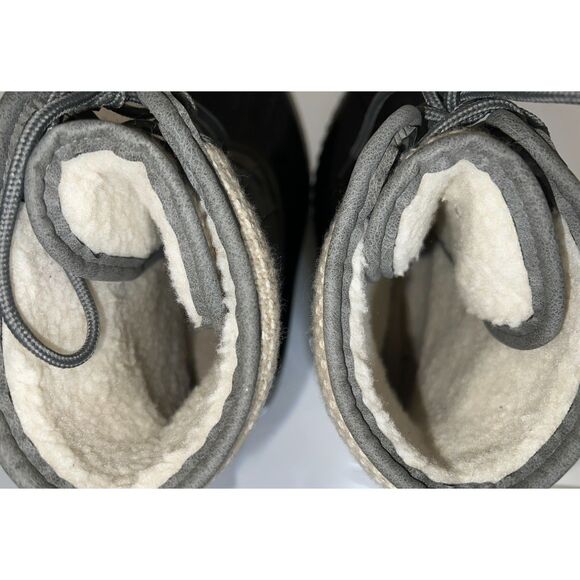 Rue21 Magellan Sweater Duck Boots. Size 9. - Picture 6 of 9